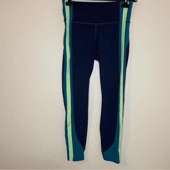 Athleta Crunch 7/8 Tight Colorblock Leggings - Picture 6 of 8